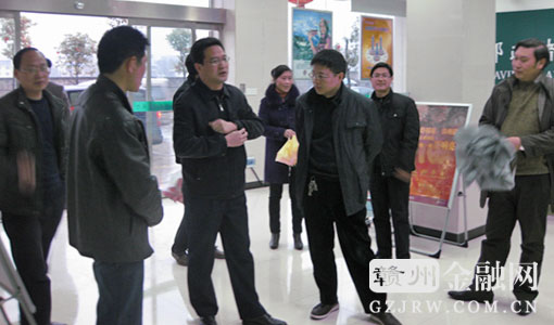 (赣州金融网讯)2月15日,石城县县长欧阳巧文在常务副县长钟玉良的陪同