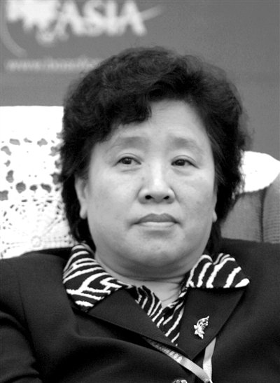 社会消费品总额十年增长4.3倍