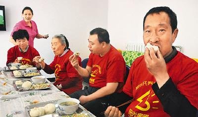 中国老年人口过亿 农村社会保障制度严重滞后