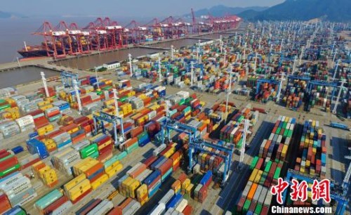 一季度进出口同比增长21.8%。（资料图）丁继敏 摄
