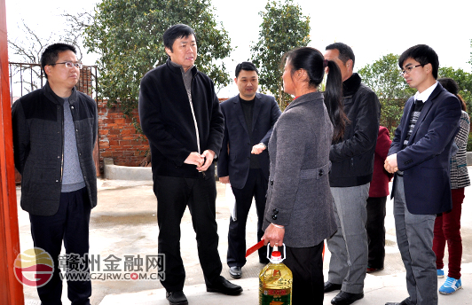 赣州银行行长吴文走访慰问兴国党群纪检工作部