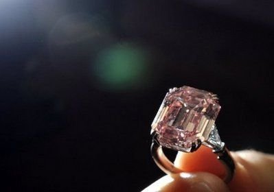 钻石价格一年涨五次大涨45% 投资钻石注意4点