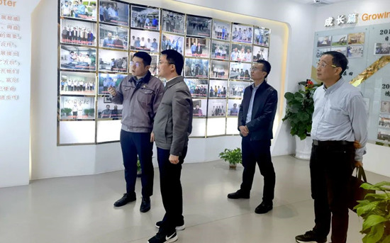 市政府金融办钟小刚深入赣州经开区调研企业上市和普惠金改工作