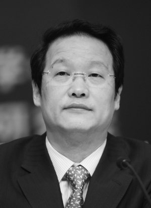 鼓励险企境外兼并收购 项俊波力挺保险业走出去